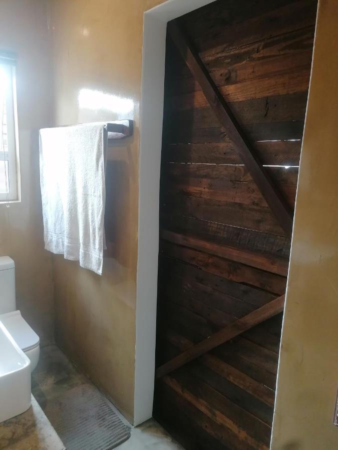 The Oak Treehouse Bnb Куинстаун Экстерьер фото