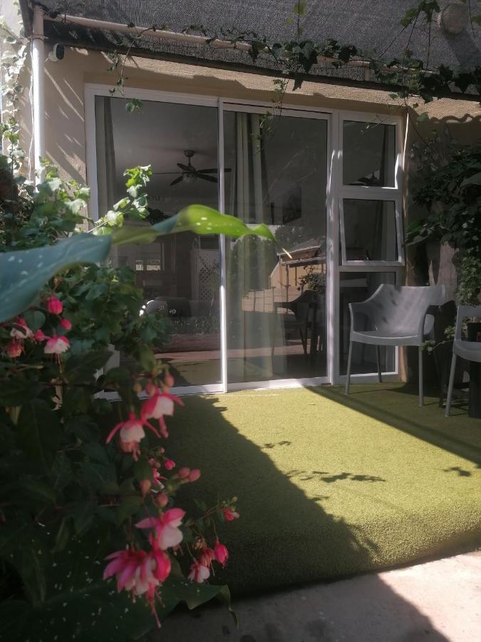 The Oak Treehouse Bnb Куинстаун Экстерьер фото