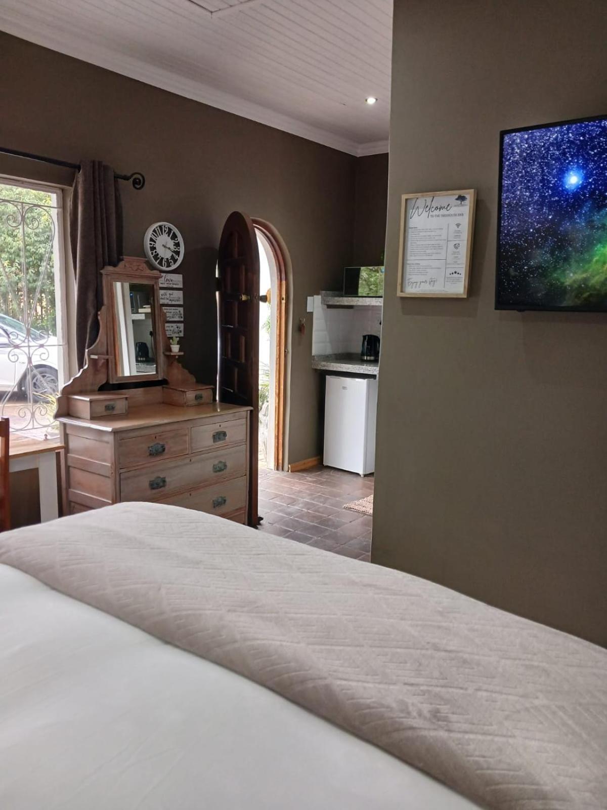 The Oak Treehouse Bnb Куинстаун Экстерьер фото